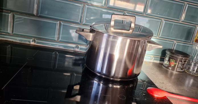 fazek-labos Fazék fedővel, jó+olcsó