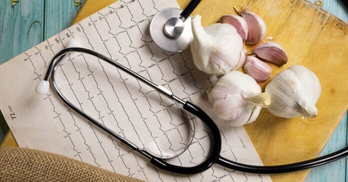 Garlics,Healthy,Food,To,Improve,Health,,Benefits,For,Heart,Disease A fokhagyma az egyik legismertebb természetes értágító