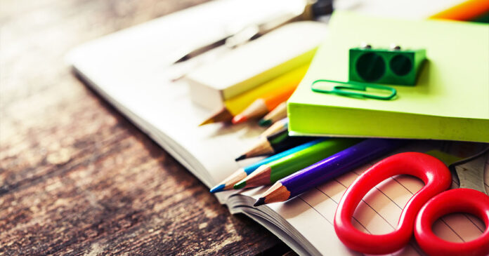 iskola_iroszer_hovege_stock Az iskolakezdés megterheli a családi kasszát