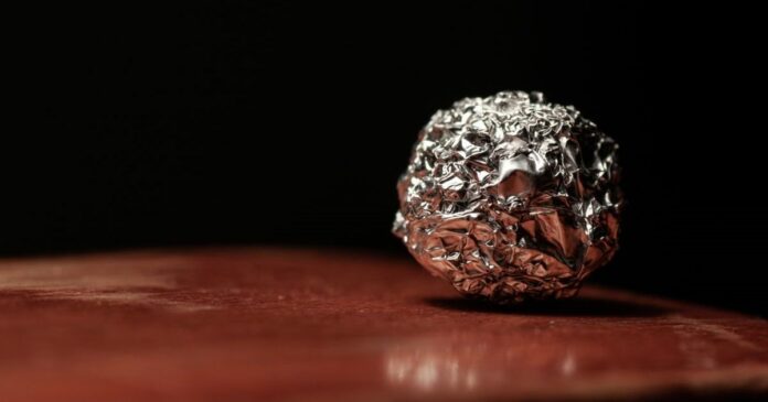 Érdemes alufóliát tenni a mosogatógépbe?