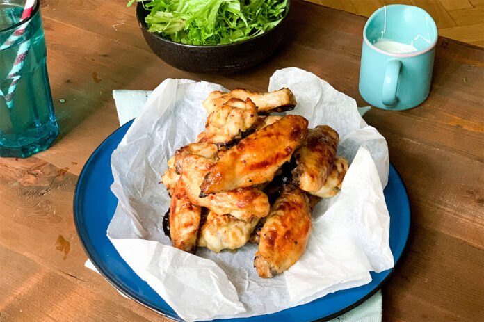 Mézes mustáros csirkeszárny - pár perc munka, hosszan tartó cuppogás