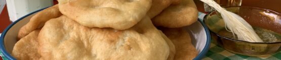 Olcsó lángos otthon: jobb lesz, mint a strandbüfében