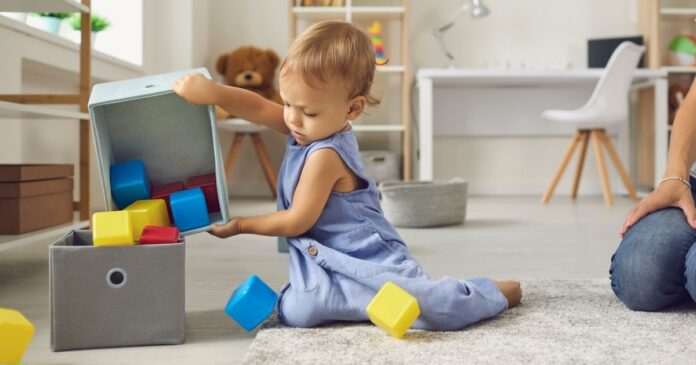 Van egy trükk, amivel könnyű rávenni a gyereket a rendrakásra