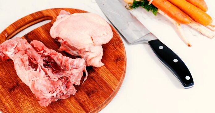 Nyers csirke far-hát