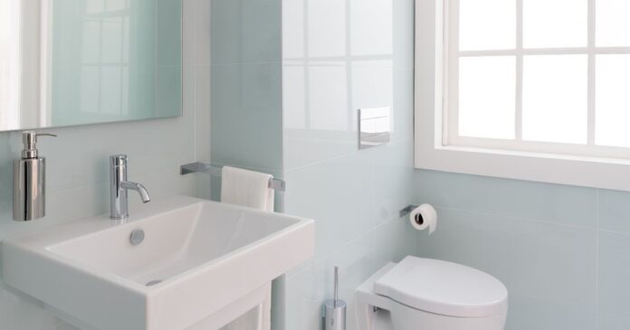 Tiszta és rendezett fürdőszoba