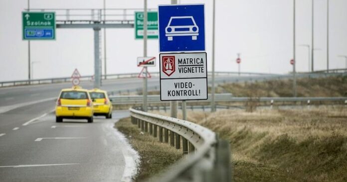 Drágulnak a matricák