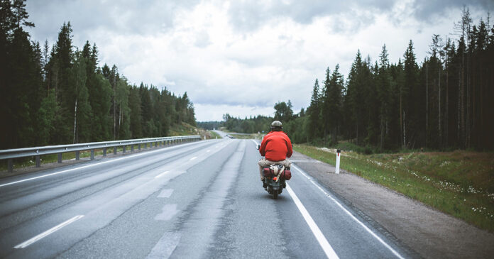 Robogó sem hajthat be, ha behajtani tilos tábla van az utca végén