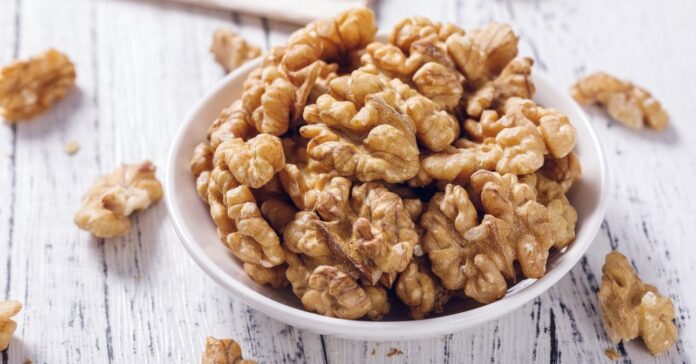 Walnuts,On,A,White,Board Dióbél olcsón? Igen, nyomás a diszkontba!