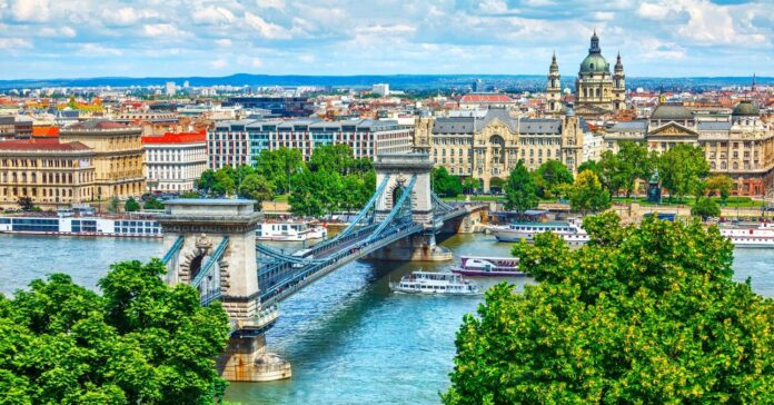 Chain,Bridge,On,Danube,River,In,Budapest,City.,Hungary.,Urban Budapest 150 programok