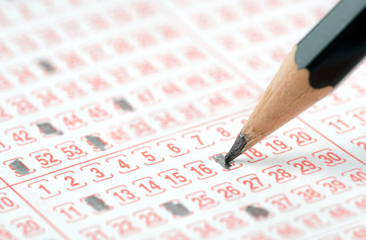 Telitalálat vagy zuhanás? Mennyi az 5-ös és a 6-os lottó nyerési esélye?