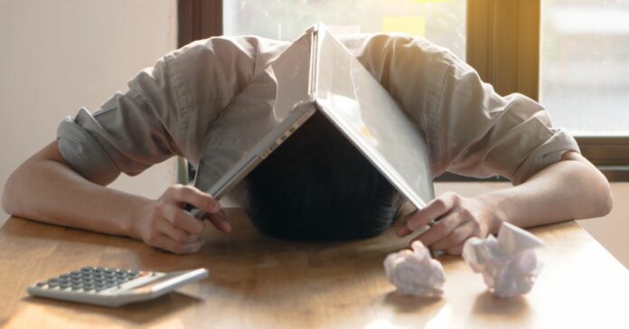 Stressed,Man,Can,Not,Find,A,Job,And,Bankruptcy. stresszes férfi,