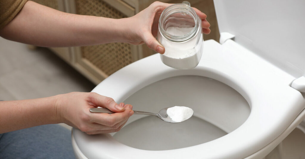 Durva vízkő a WC-ben? Kipróbáltuk, ez a 4 szer tényleg hatékony