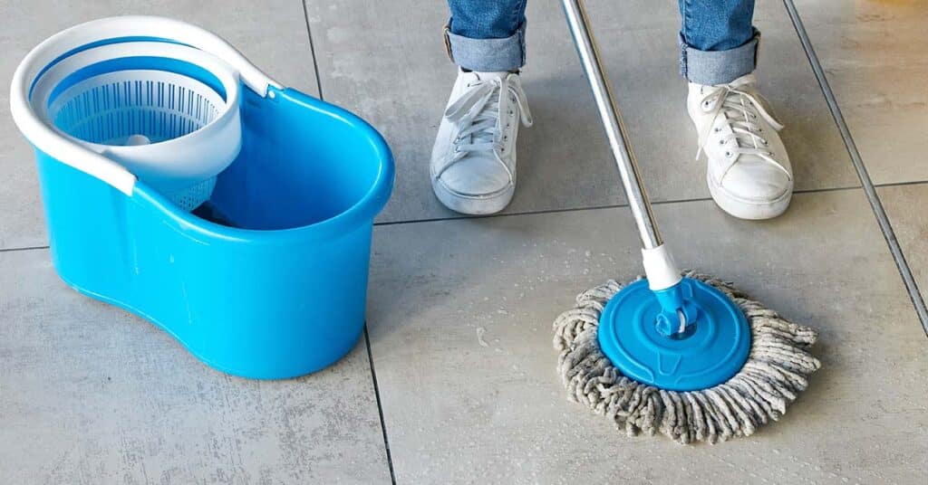 Csíkmentes felmosás? Sima ügy, tiszta és illatos lesz a padló, ha így csinálod