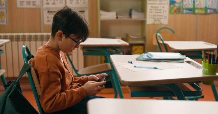 mobiltelefon használata az iskolában