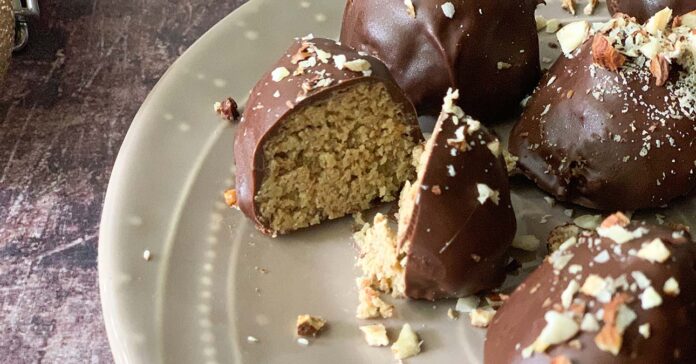 Dubai csoki recept: csokigolyók tálon