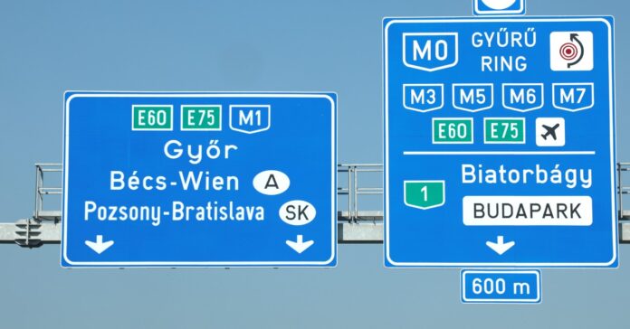 magyar autópálya útjelző táblák
