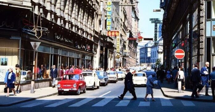 Budapest,- Váci utca, szemben Kígyó utca a Ferenciek tere (Felszabadulás tér) felé nézve. FŐMTERV,fotó: Domonkos Endre, várkép 1970-ből