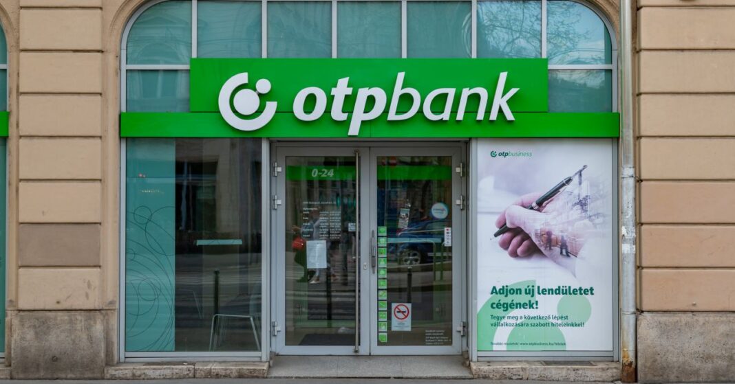 otp-bank Budapesti OTP bankfiók bejárata