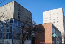 Patika Budapesten, brutalista stílusú épületek és panelház