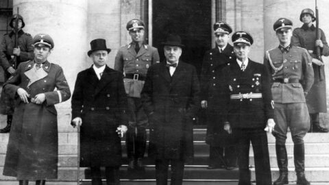Sztójay Döme későbbi magyar miniszterelnök (bal oldalon) 1940-ben