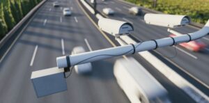 Gyorshajtás Kalkulátor 2025: Mennyi a bírság és a büntetőpont?