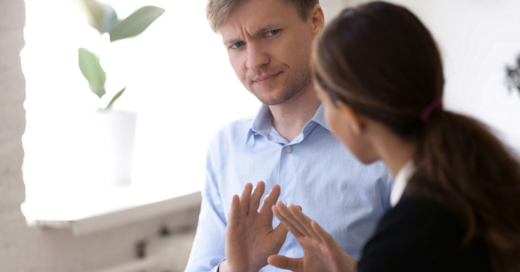 milyen esetben tagadhatja meg a munkavállaló a munkát