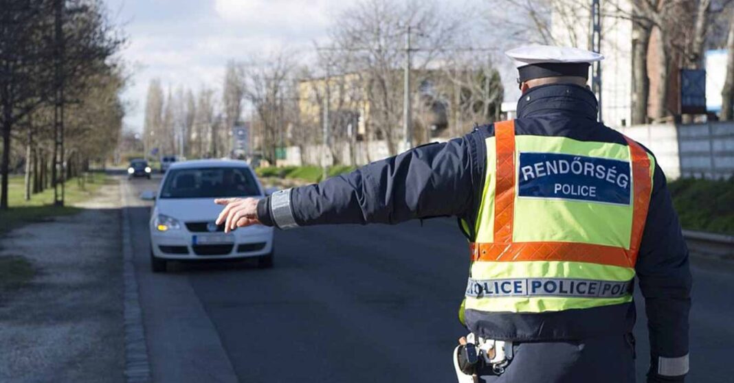 Rendőr, fotó: MTI