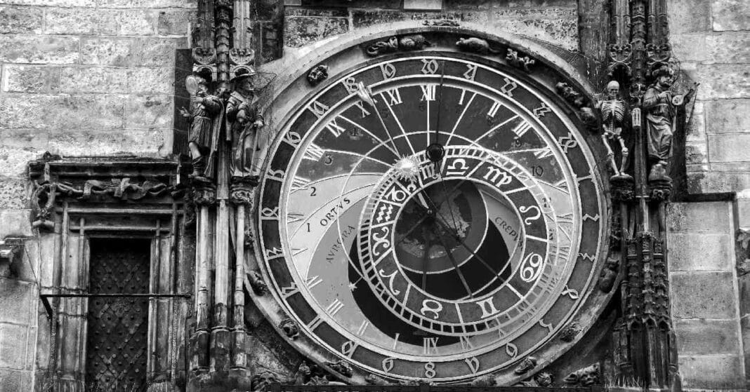 fekete-fehér fotó prágai középkori csillagászati óra, az Orloj