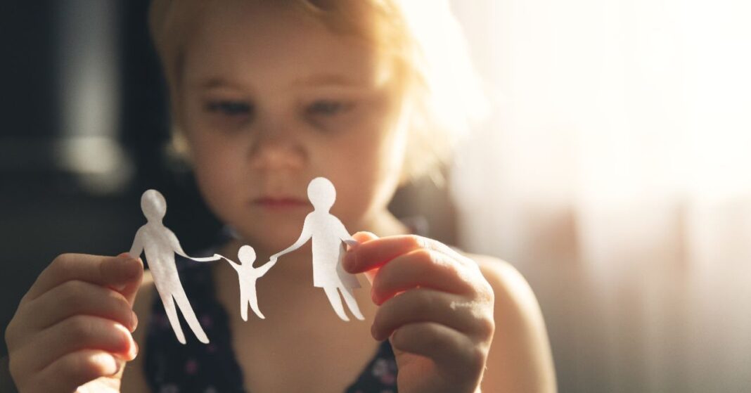 árvaellátás meddig jár