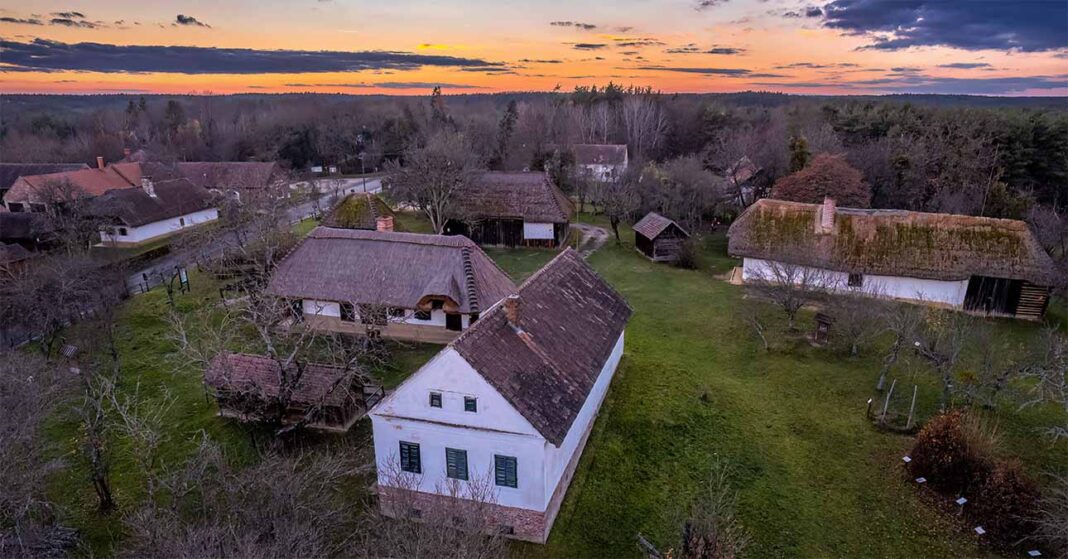 Magyar falu látképe