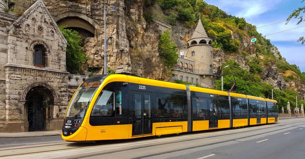 Budai fonódó villamos.