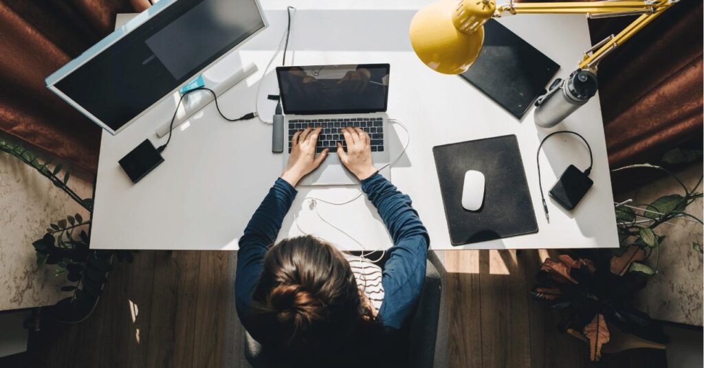 egyéni vállalkozó angolul home office