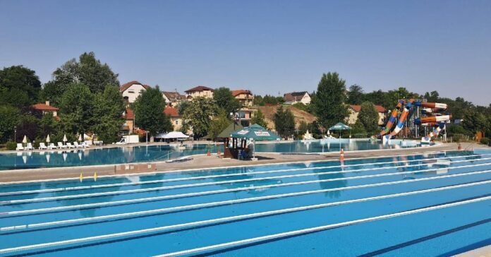Csepeli Strandfürdő medencéje vendégek nélkül
