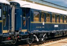 Az Orient Expressz elegáns kék külseje