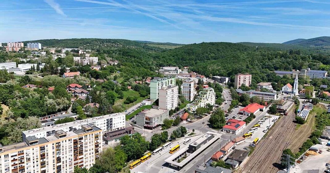Komló város központja