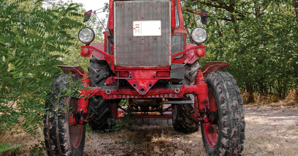 piros mtz traktor